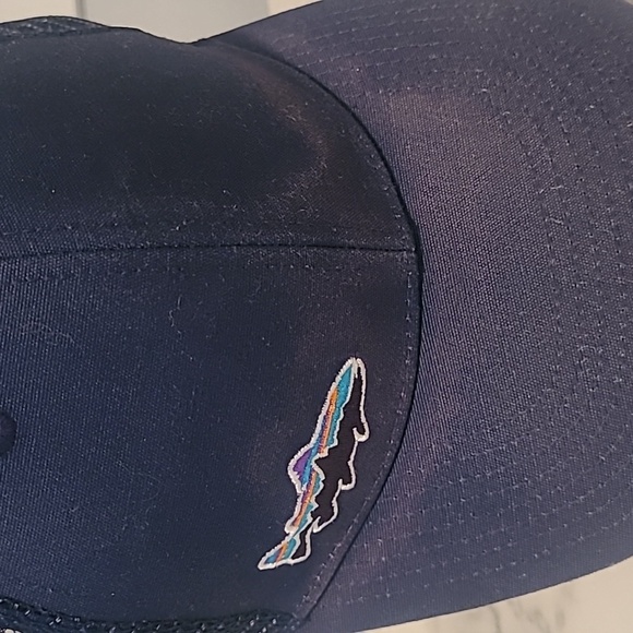 Patagonia Navy Blue Trucker Hat Fish Embroidery Logo Snapback Fitz Roy Mesh - Picture 3 of 5